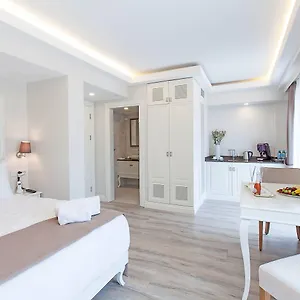 3* Ξενοδοχείο Perla Galata